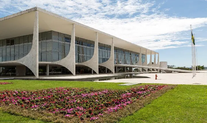 Três partidos oficializam candidaturas à Presidência da República
