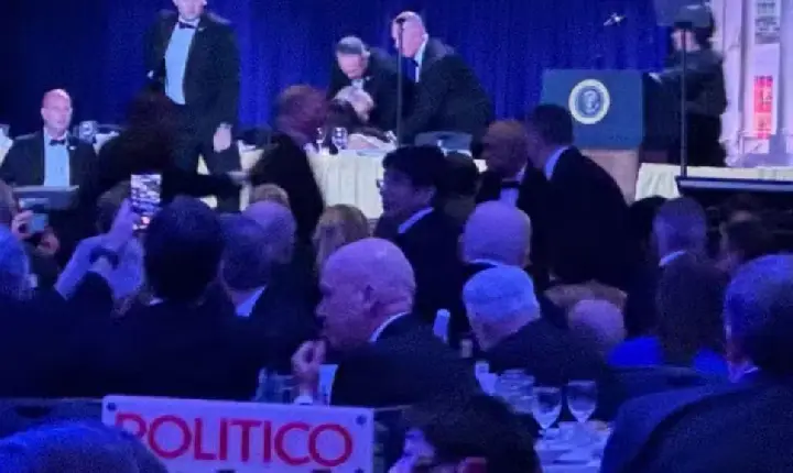 Trump é retirado às pressas de jantar na Casa Branca após ameaça de ataque