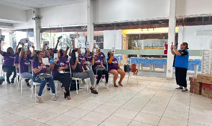 Venezuelanas, haitianas e cubanas recebem formação de empreendedorismo feminino e equipamentos em RR