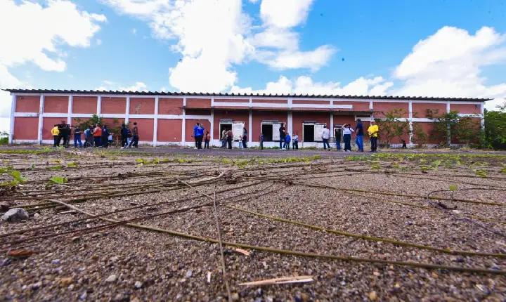 Visita técnica do governo estadual inicia estudos para reativar Mafir e fortalecer produção de carnes em Roraima