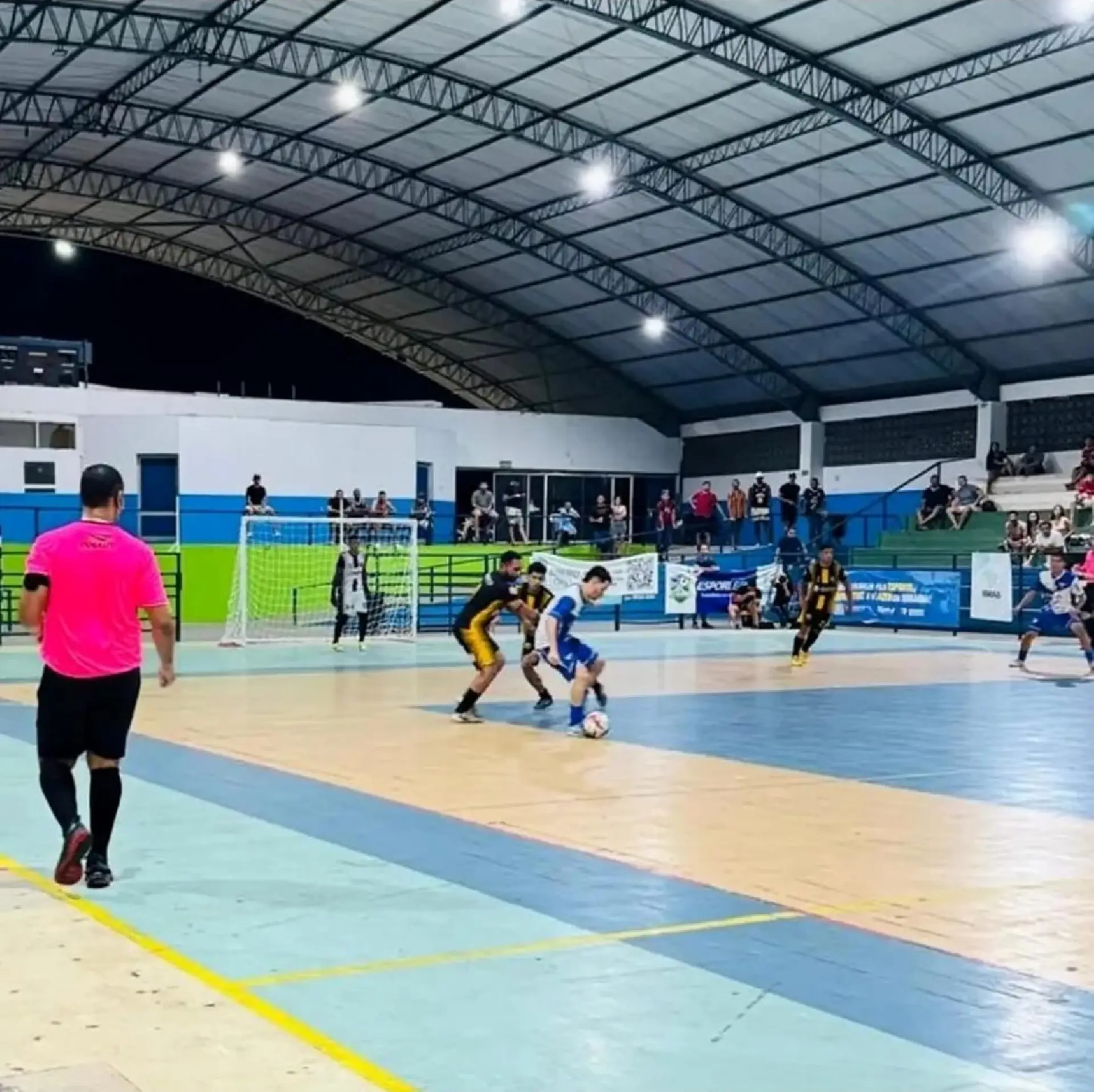 Vivaz e Buriti empatam em 4 a 4 no primeiro jogo da final da Taça Cidade de Boa Vista de Futsal
