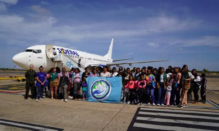 Voo da Operação Acolhida prioriza mulheres migrantes e interioriza 189 pessoas