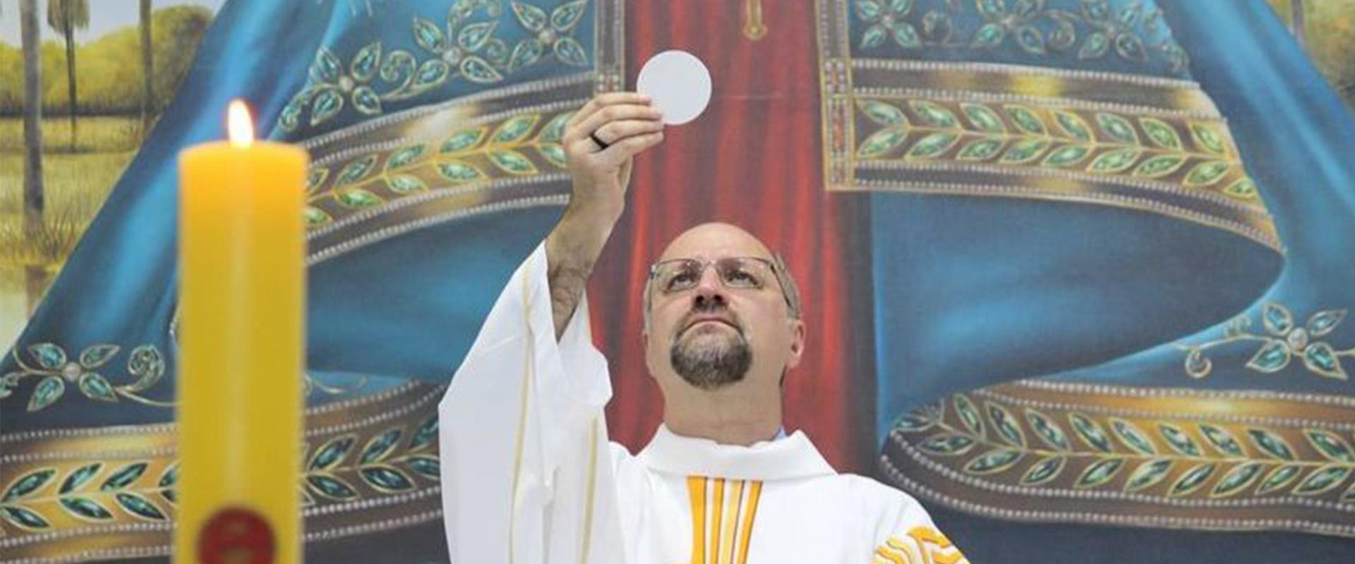 Padre Lúcio Nicoletto sobre a vocação ao sacerdócio: “Jesus nos ama, por isso ele nos chama”