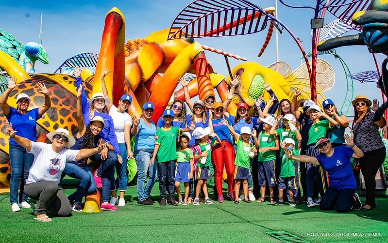 Alunos com surdez aproveitam a selvinha do Parque do Rio Branco na quarta-feira (28)