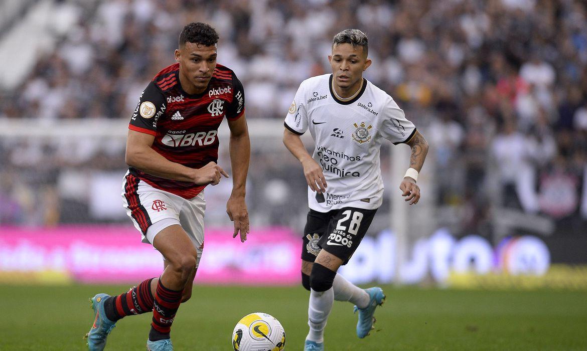 Corinthians e Flamengo duelam em 1º jogo da final da Copa do Brasil