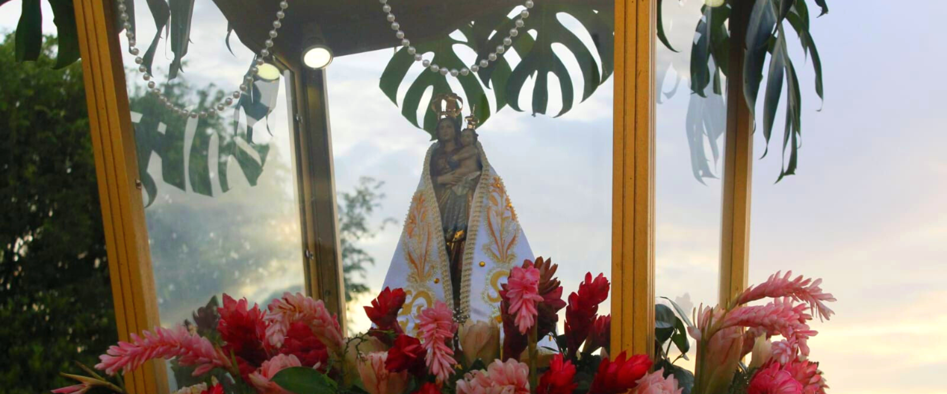 Fiéis devotos de Nossa Senhora de Nazaré se reúnem nos 66 anos do Círio de Nazaré em Normandia