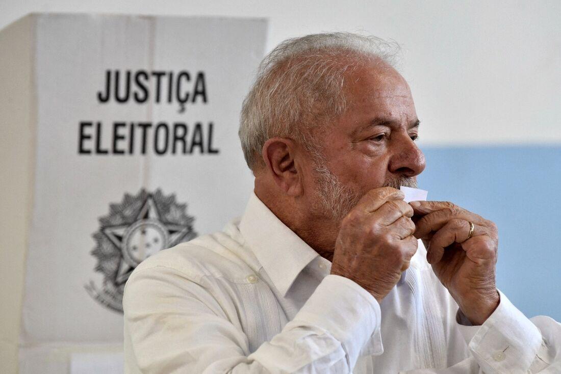 Lula vota em escola de São Bernardo do Campo (SP)