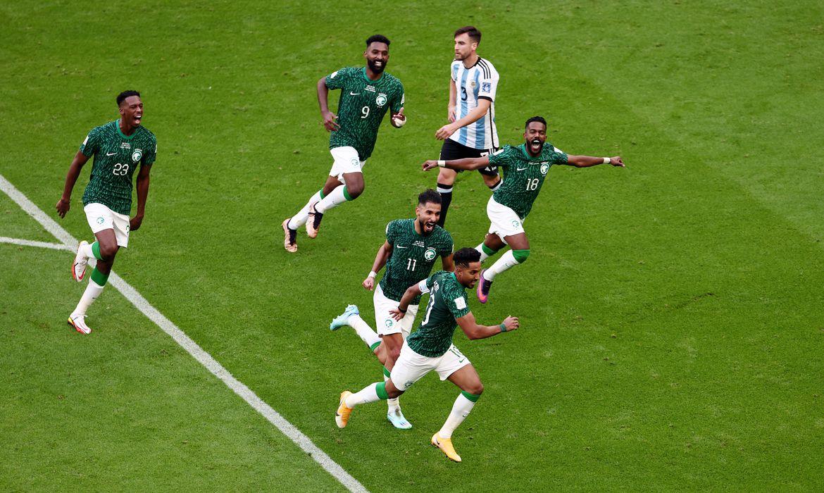 Arábia Saudita bate Argentina de Messi em 1ª zebra da Copa do Catar