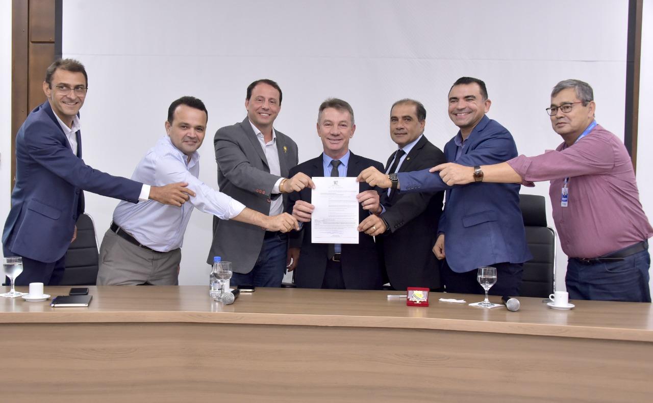 Governo sanciona lei que inclui profissionais da Educação do Campo no PCCR dos professores