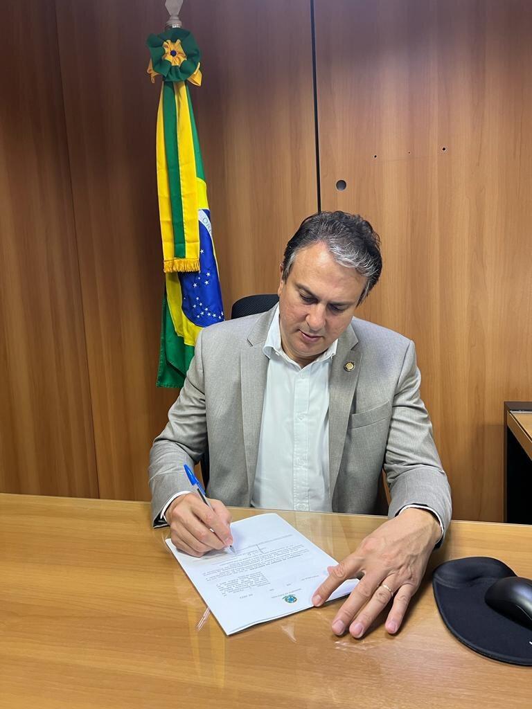 Piso nacional dos professores sobe para R$ 4.420,55