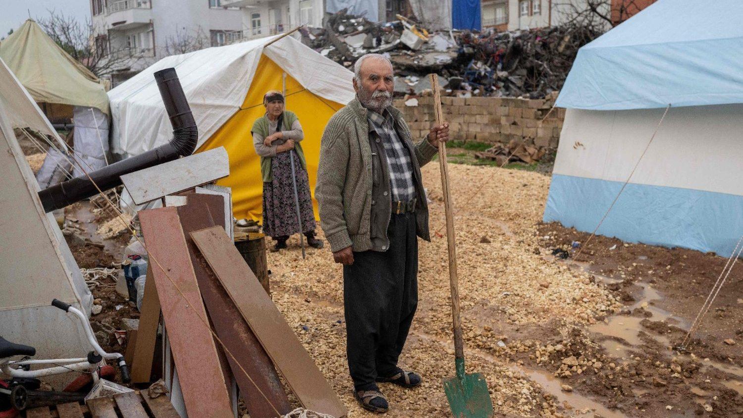 Papa envia dez mil medicamentos para as vítimas do terremoto na Turquia