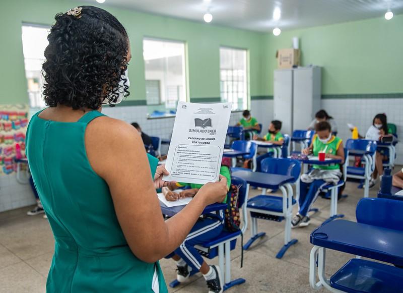 Escolas da rede municipal aplicam avaliação da educação básica para alunos em Boa Vista