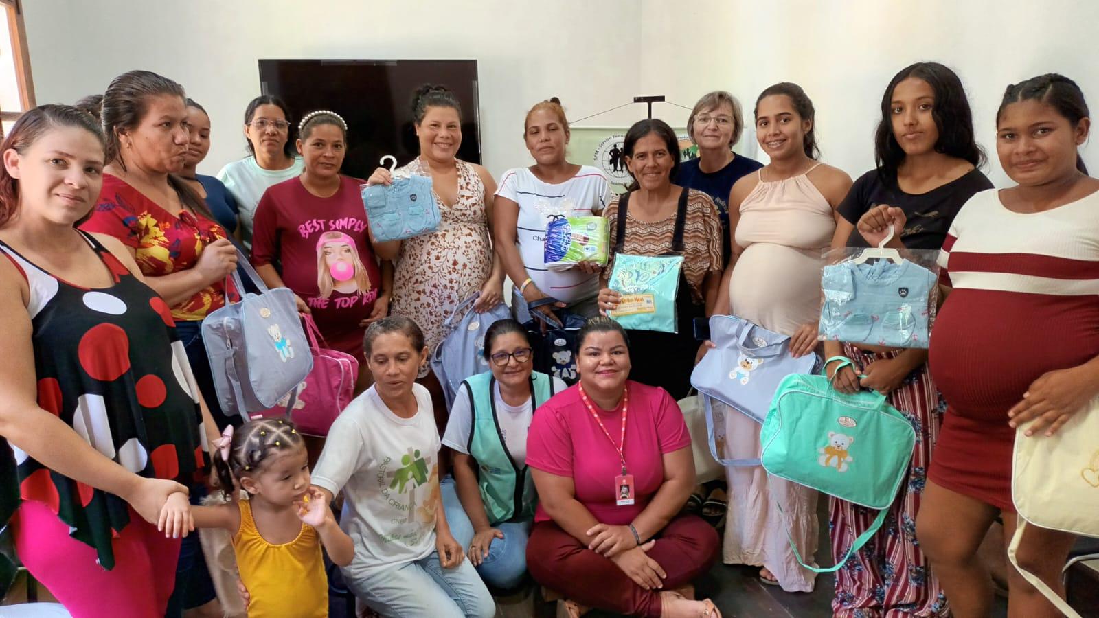 Pastoral dos Migrantes de Roraima Realiza Jornada de Entrega de Kits de Higiene para Mulheres Grávidas na Casa da Caridade