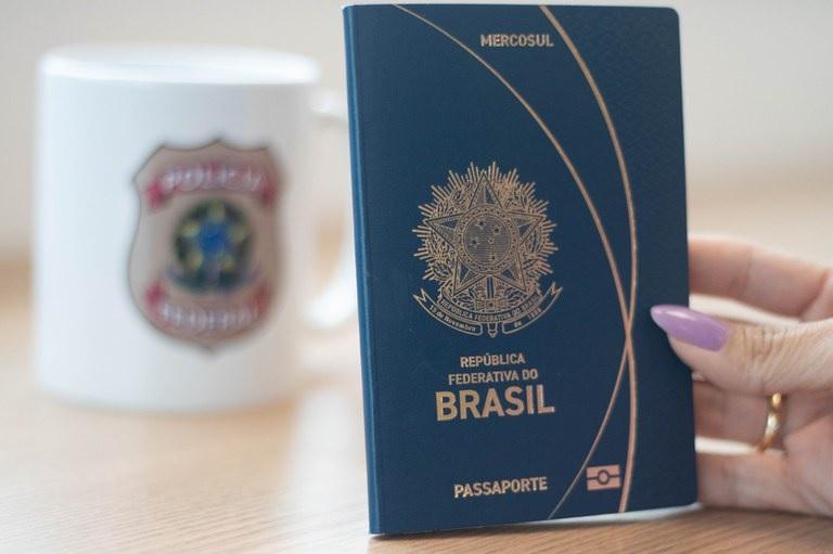 Polícia Federal Lança Novo Passaporte Brasileiro com Aperfeiçoamentos de Segurança