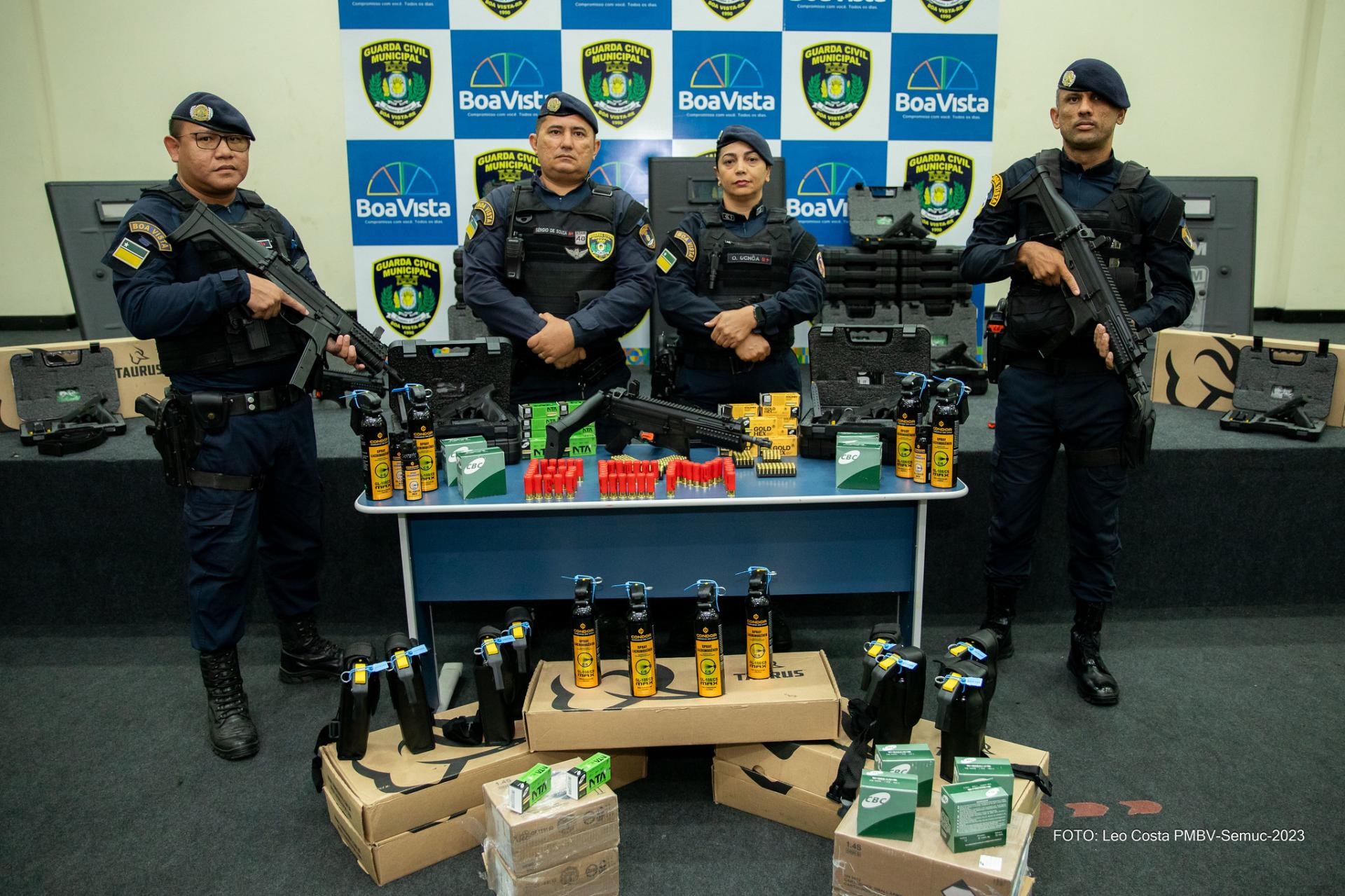 Prefeito Arthur Henrique entrega novos equipamentos para a Guarda Civil Municipal