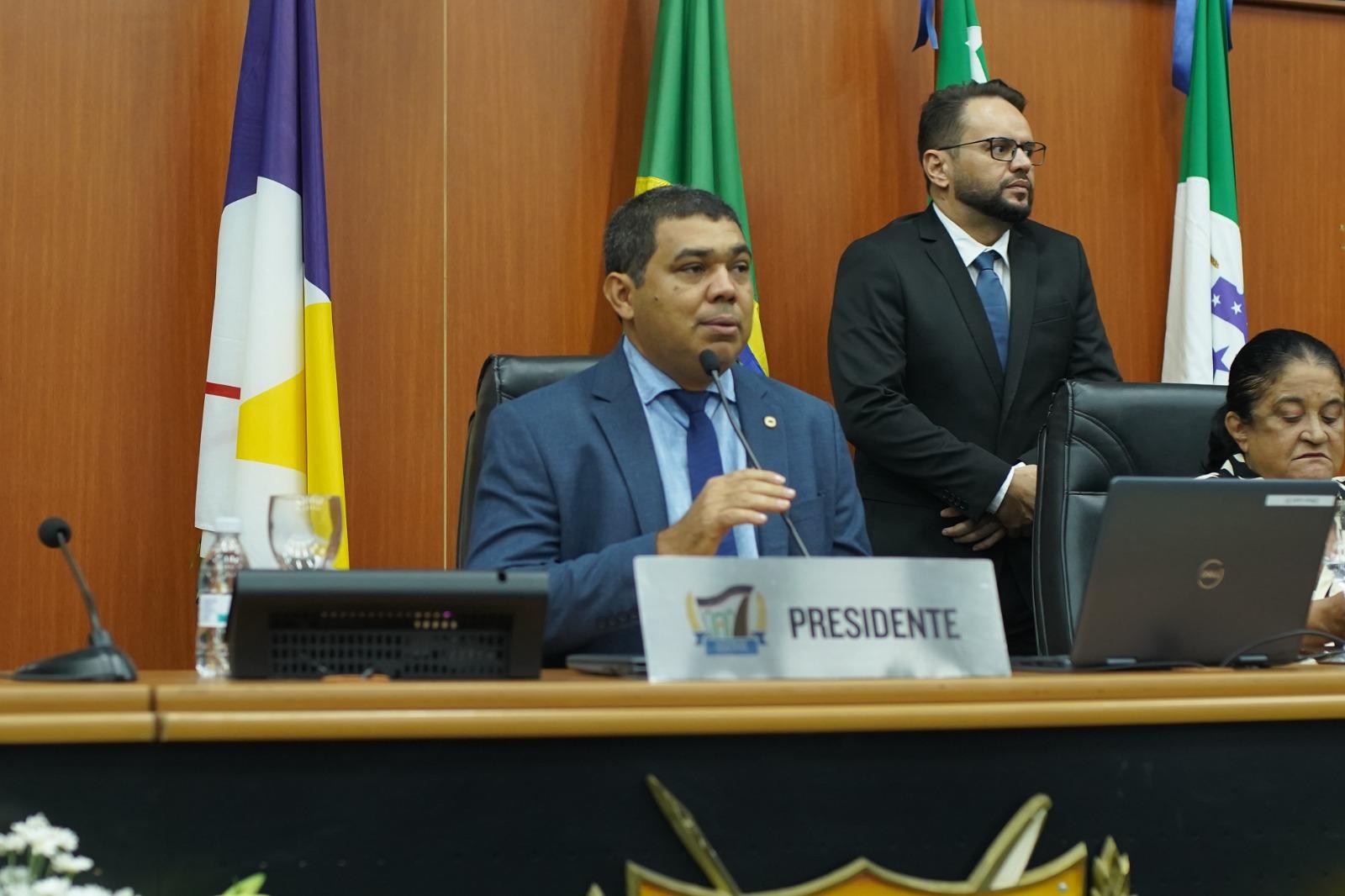 Soldado Sampaio é reconduzido para presidência da Assembleia Legislativa