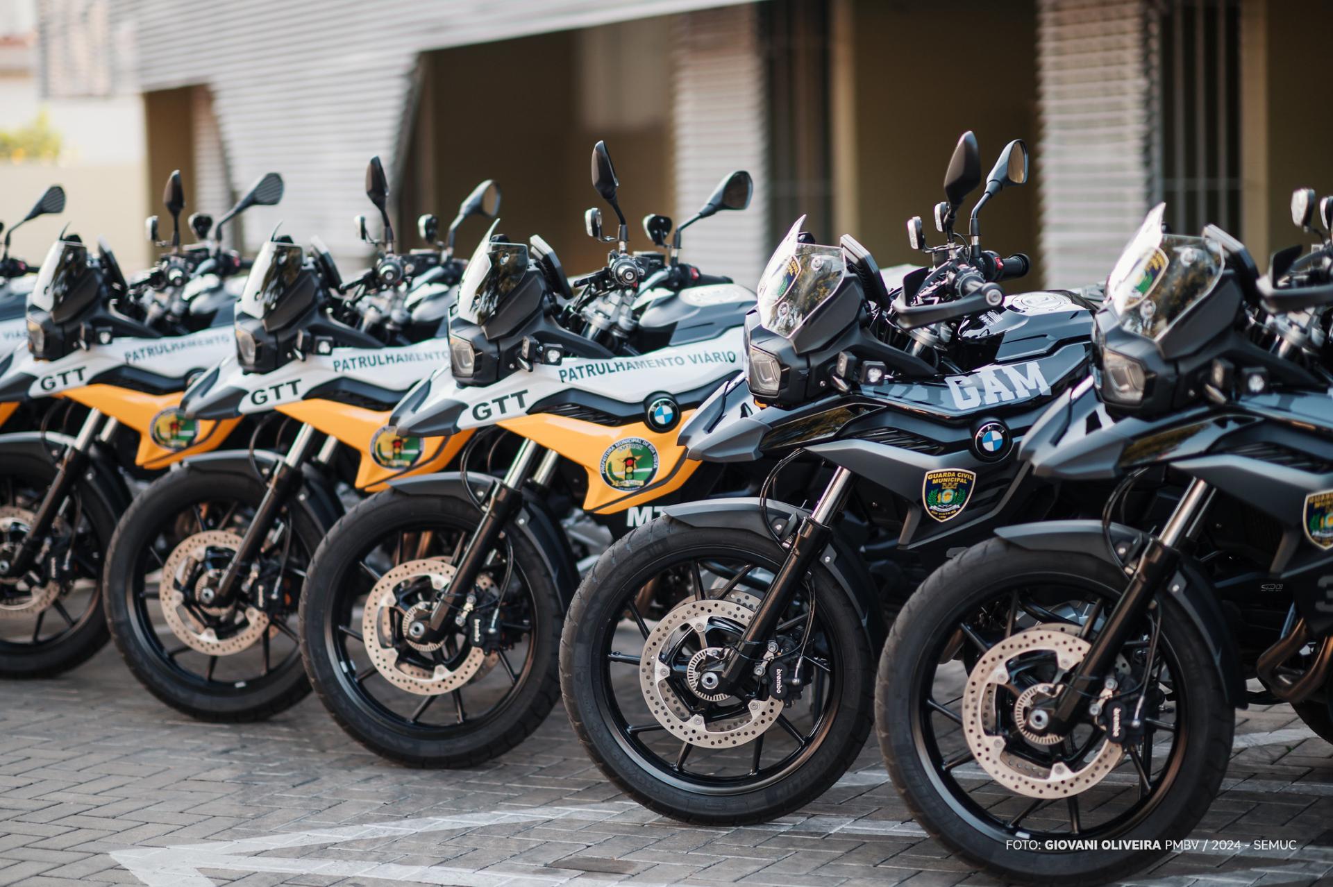 Prefeito Arthur Henrique entrega motocicletas novas para fortalecer a segurança da população e do patrimônio público