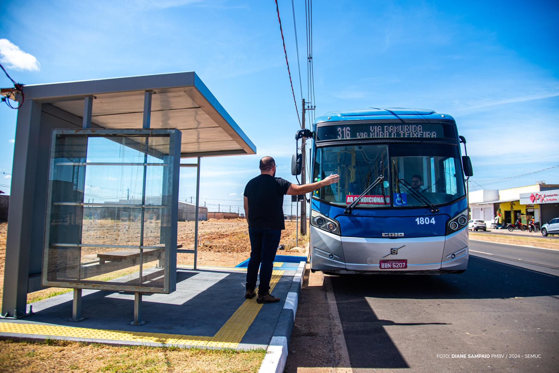Prefeitura disponibiliza nova linha de ônibus para atender moradores do Murilo Teixeira e Residencial Caburaí