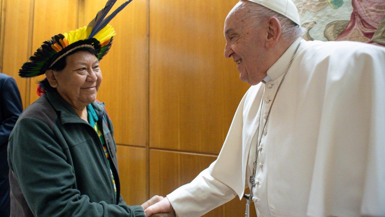Líder indígena pede ajuda do Papa para combater o garimpo ilegal