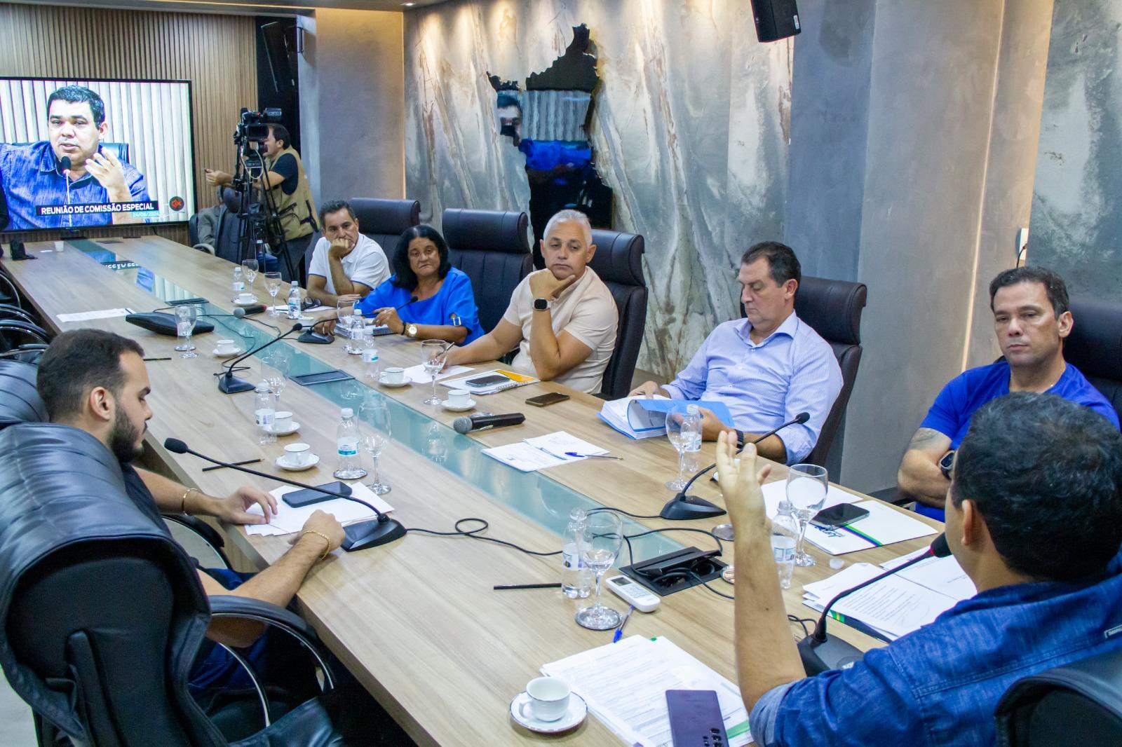 Comissão Especial da ALE-RR analisa gastos de pessoal não contabilizados do primeiro quadrimestre do ano
