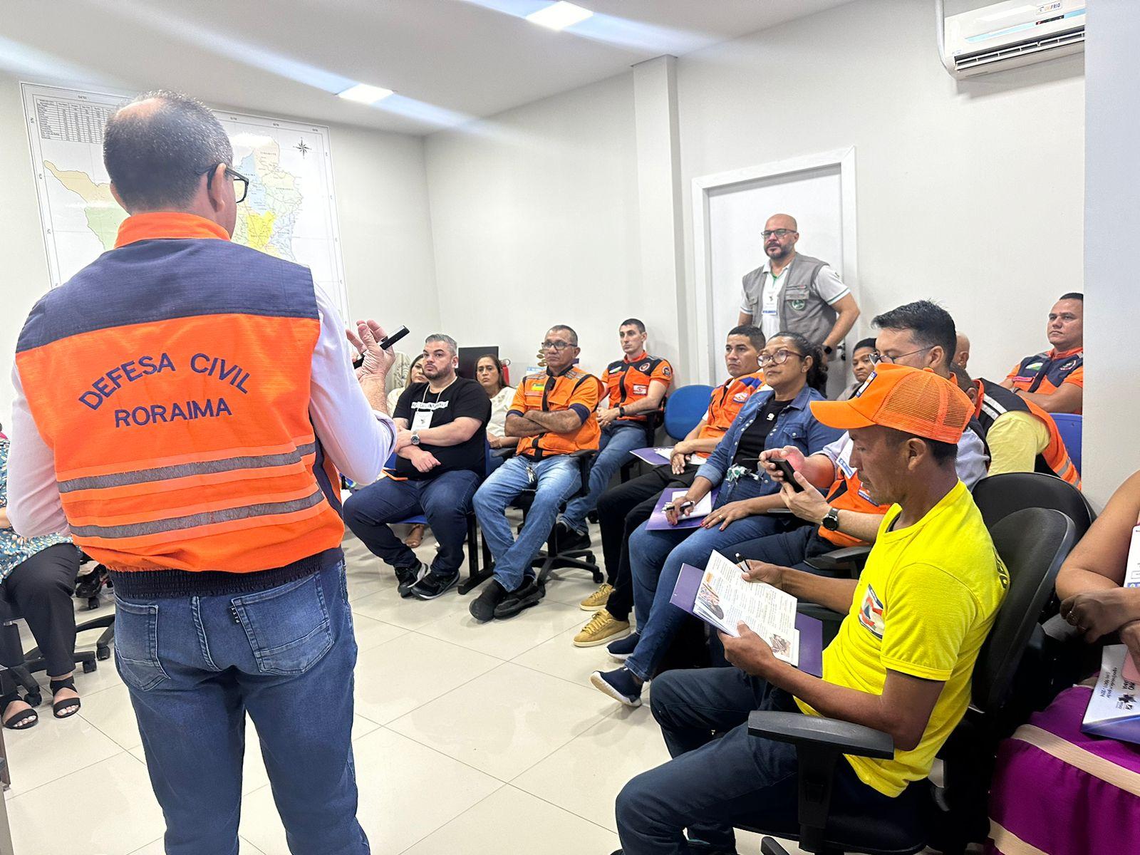 Profissionais de saúde participam de oficina de Plano de Resposta ao Período Chuvoso
