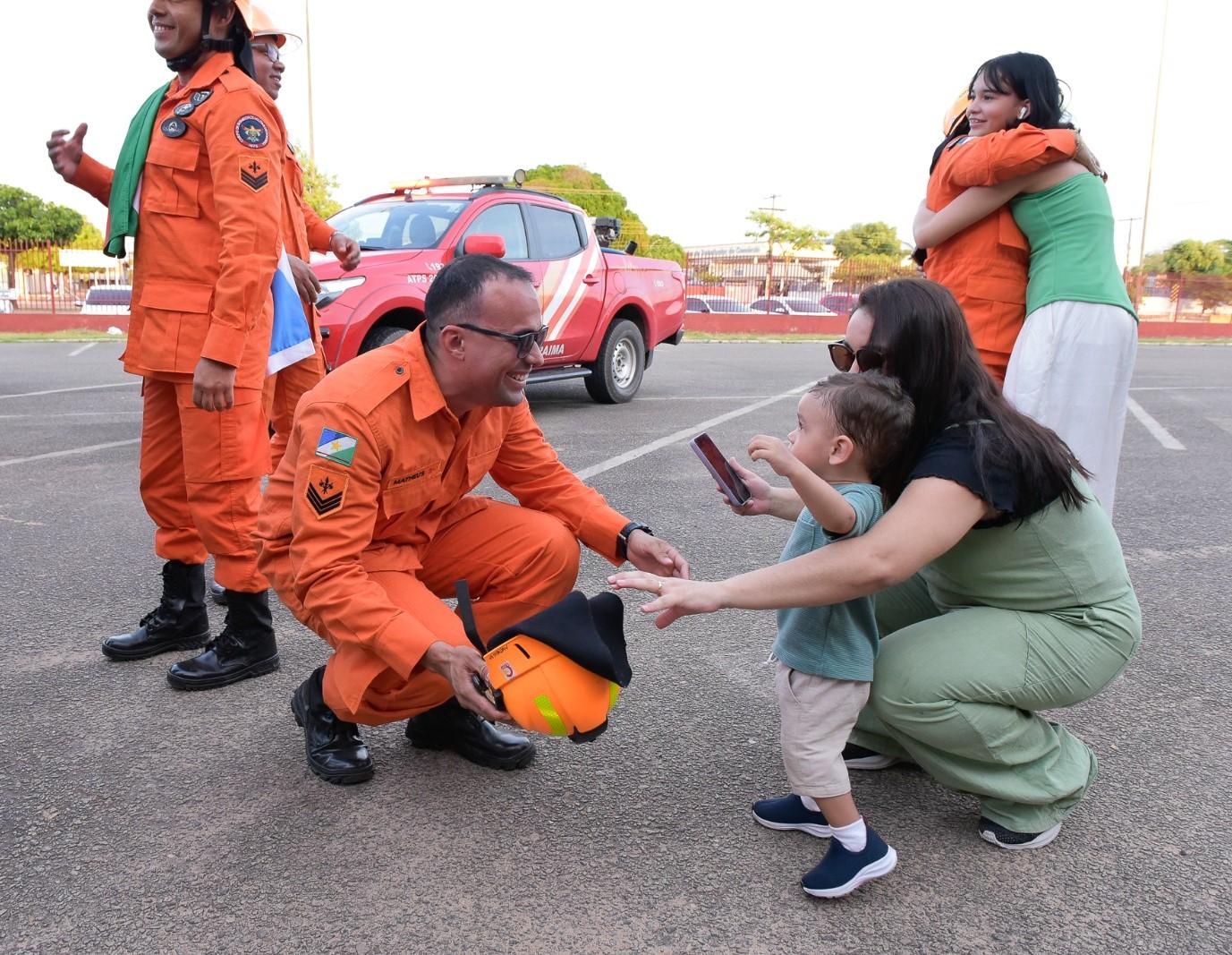 Após 45 dias no estado do Amazonas, bombeiros retornam a Roraima