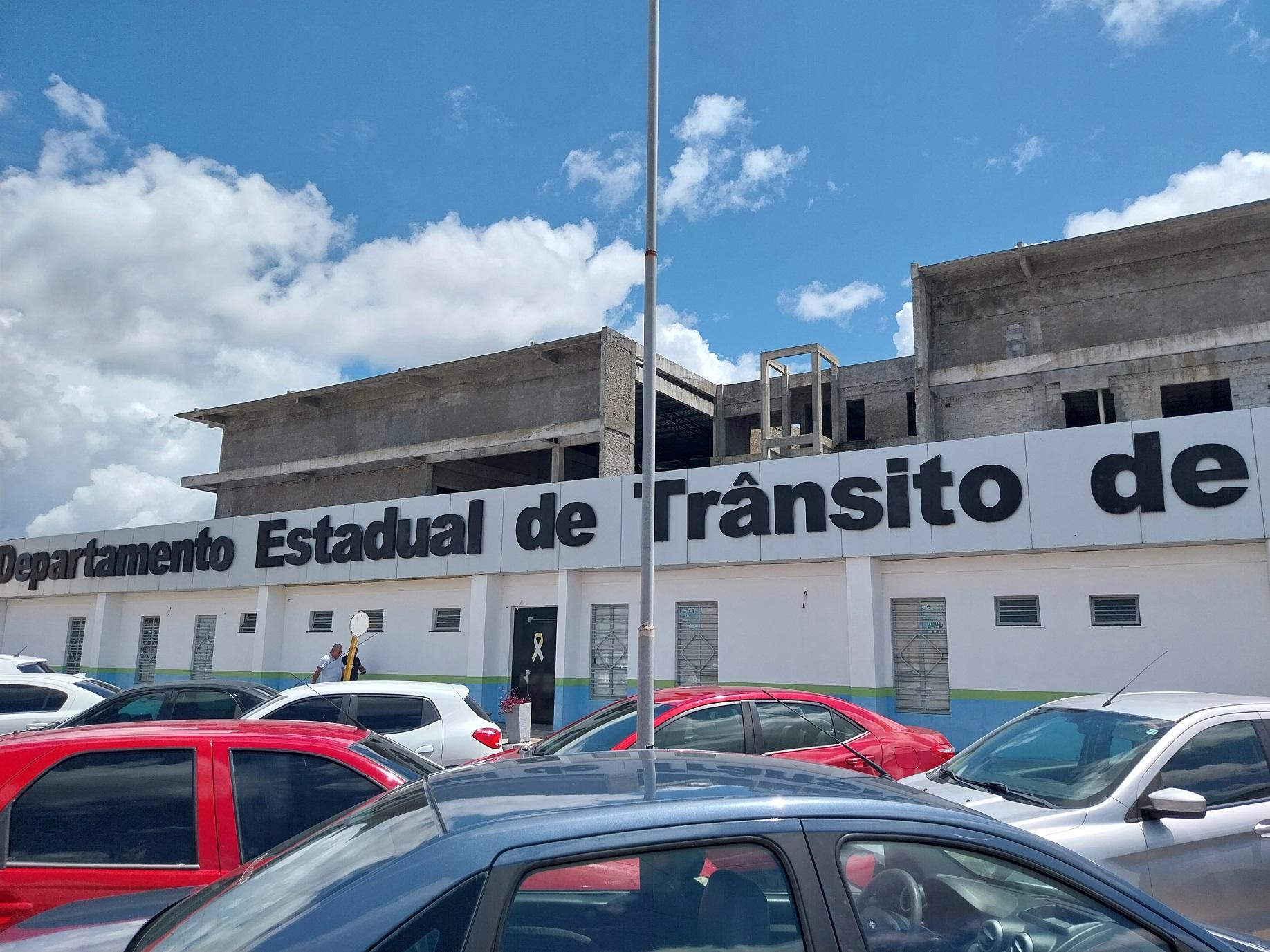 Detran-RR convoca sorteados para fazer biometria e exames médicos