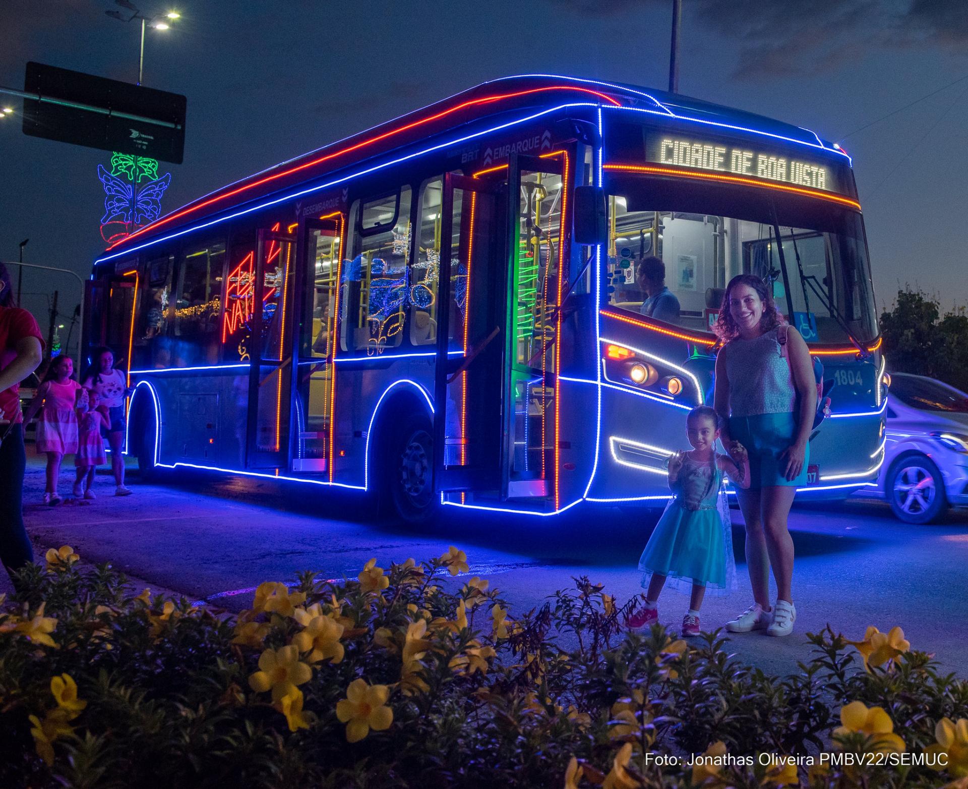 Expresso Natalino 2024: Passeios gratuitos em ônibus iluminados iniciam hoje