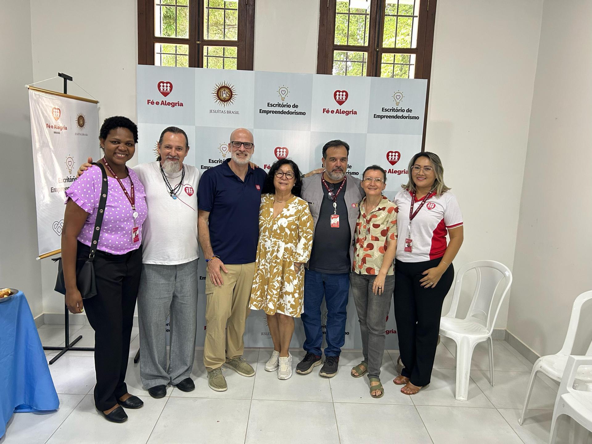 Padre Daniel Villanueva representante da Federação Internacional da Fé e Alegria visita Casa da Caridade Papa Francisco em Boa Vista