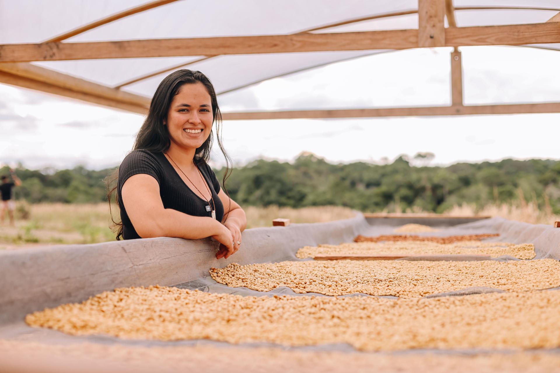 Jovem de 23 anos cria primeiro café arábica, especial e indígena de Roraima