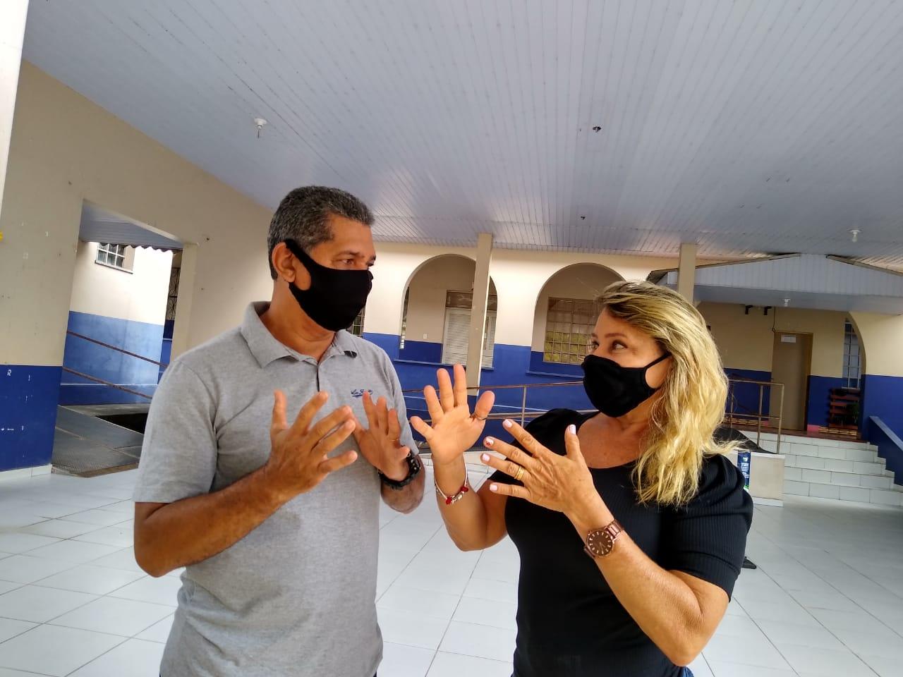 Professores irão participar de capacitação com alunos surdos