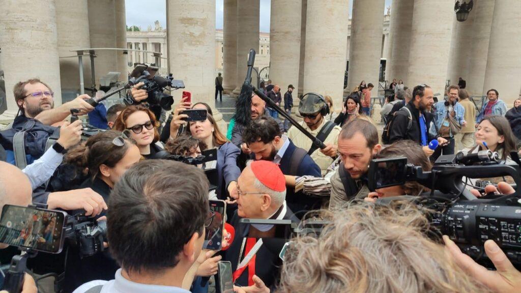 132 cardeais dos 133 eleitores presentes na Décima Congregação Geral