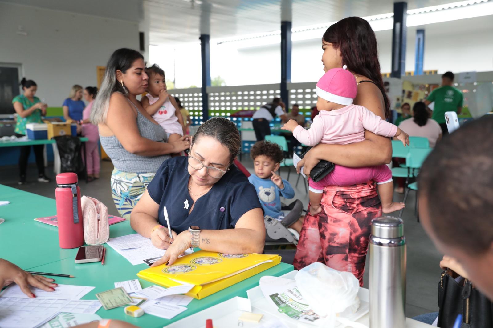 Defensoria Solidária oferta atendimentos de saúde, vacinação e serviços diversos