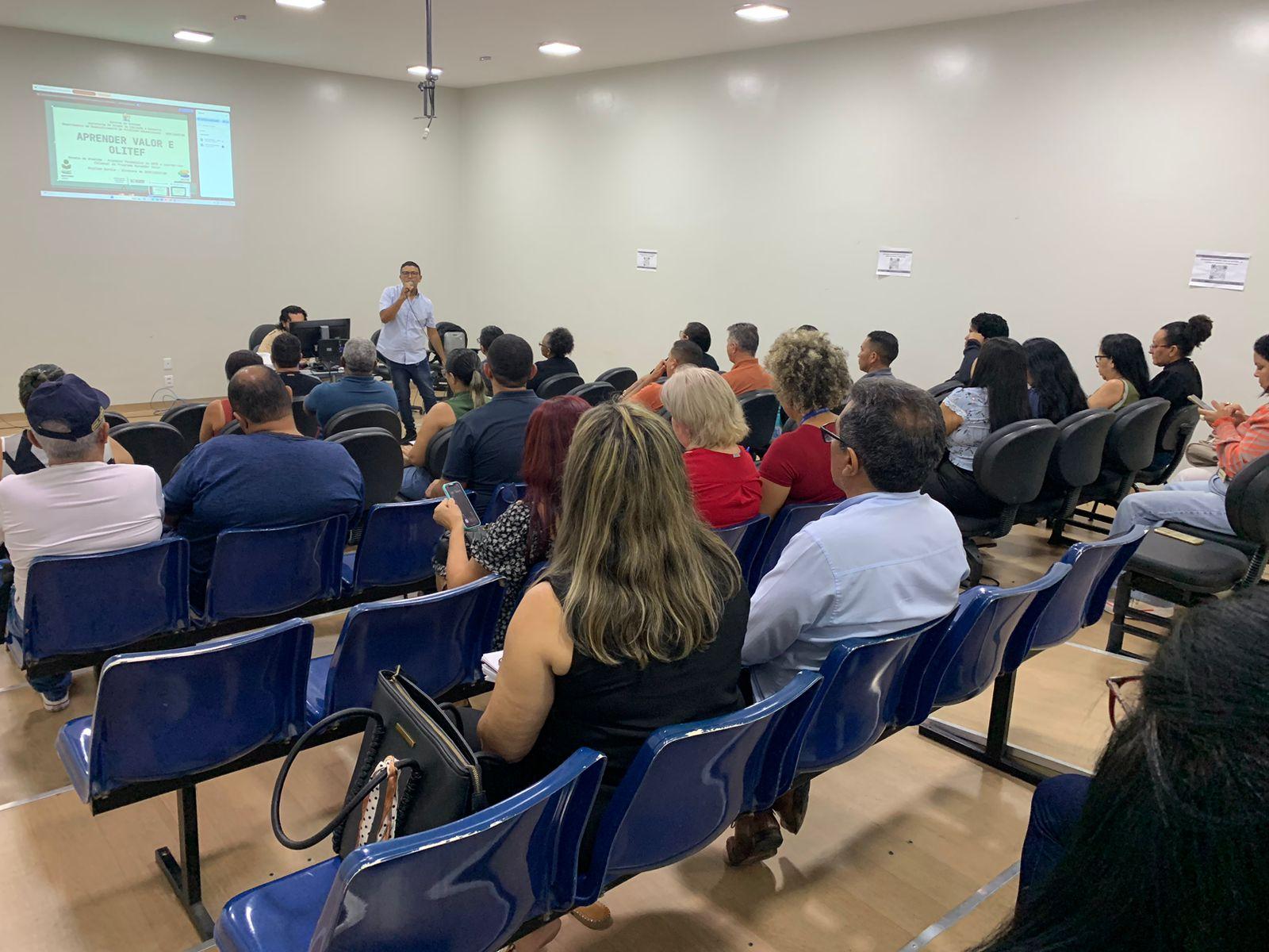 Escolas alinham estratégias para programa do Banco Central e Olitef