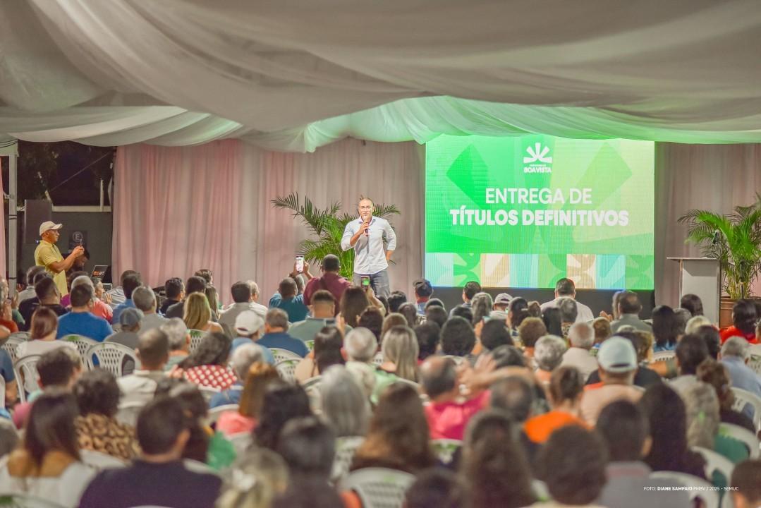 Mais de 300 famílias recebem títulos definitivos em Boa Vista após doação de terrenos pela Diocese de Roraima
