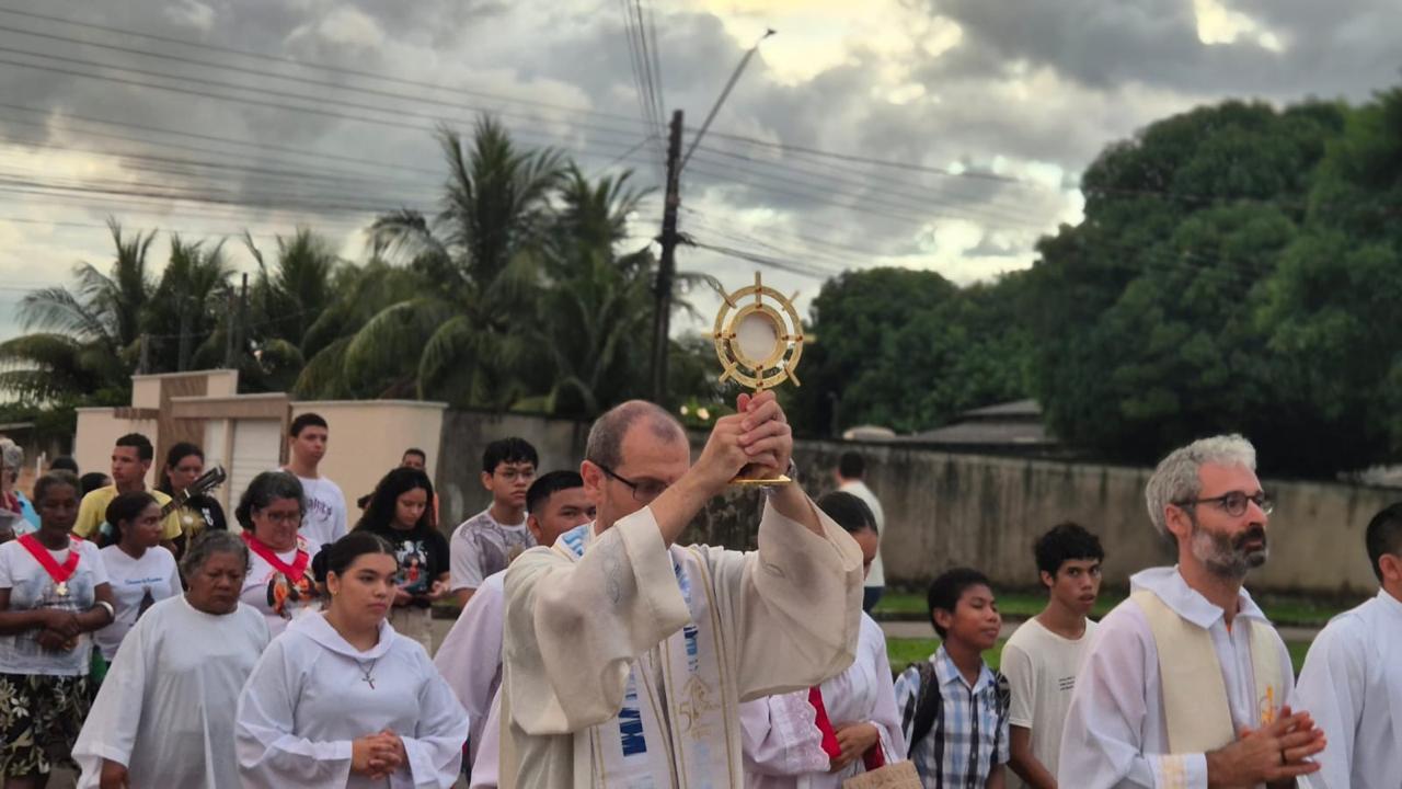 Corpus Christi reúne fiéis em procissão e missa na Diocese de Roraima