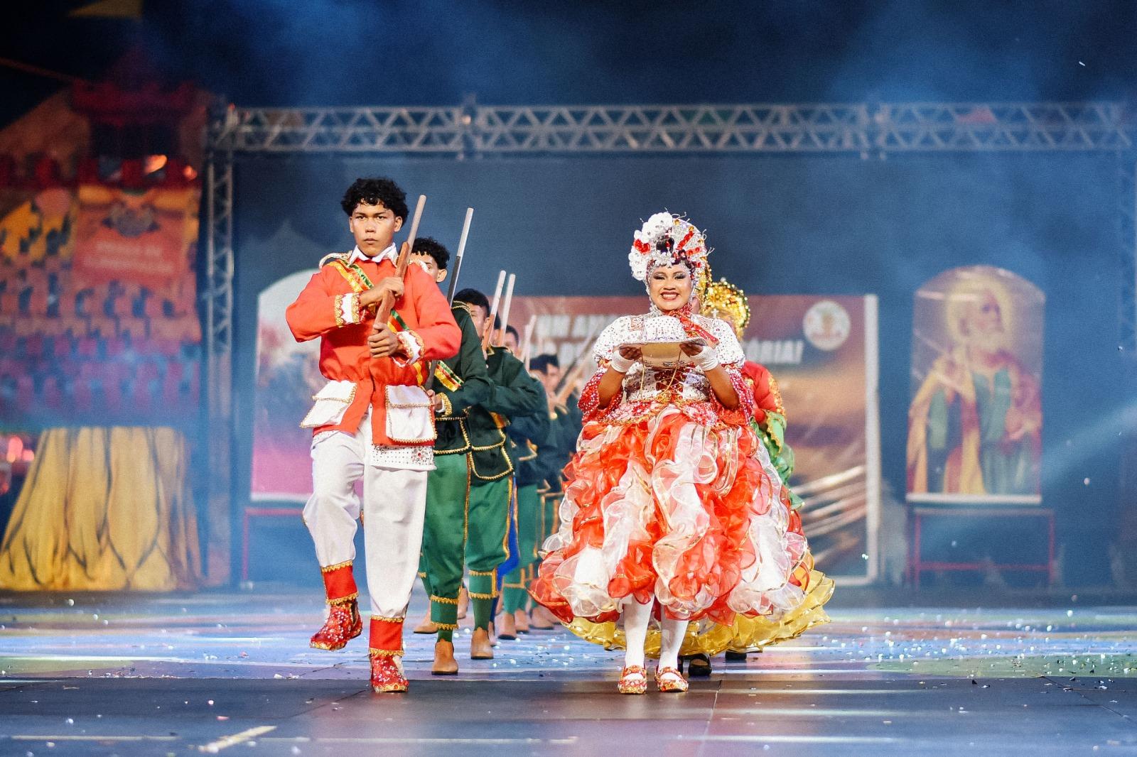 Quadrilhas emocionam público com espetáculos que retratam a cultura