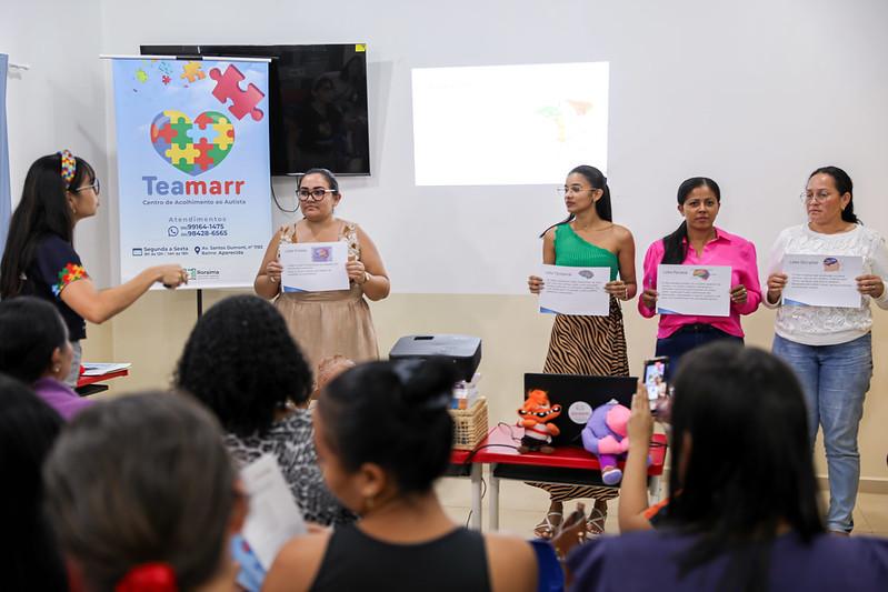 Teamarr leva ciclo de formação sobre autismo para comunidade da Vila São José