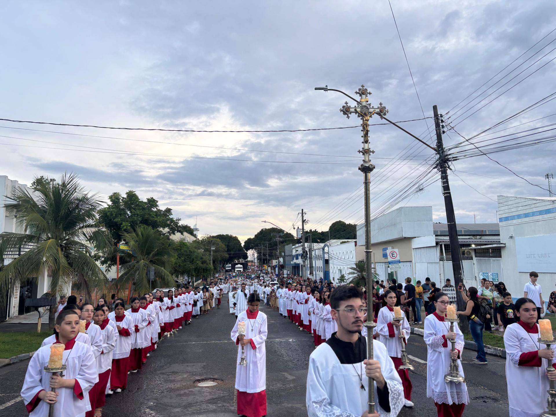 300 anos da evangelização: caminhada reúne fiéis para celebrar avanços