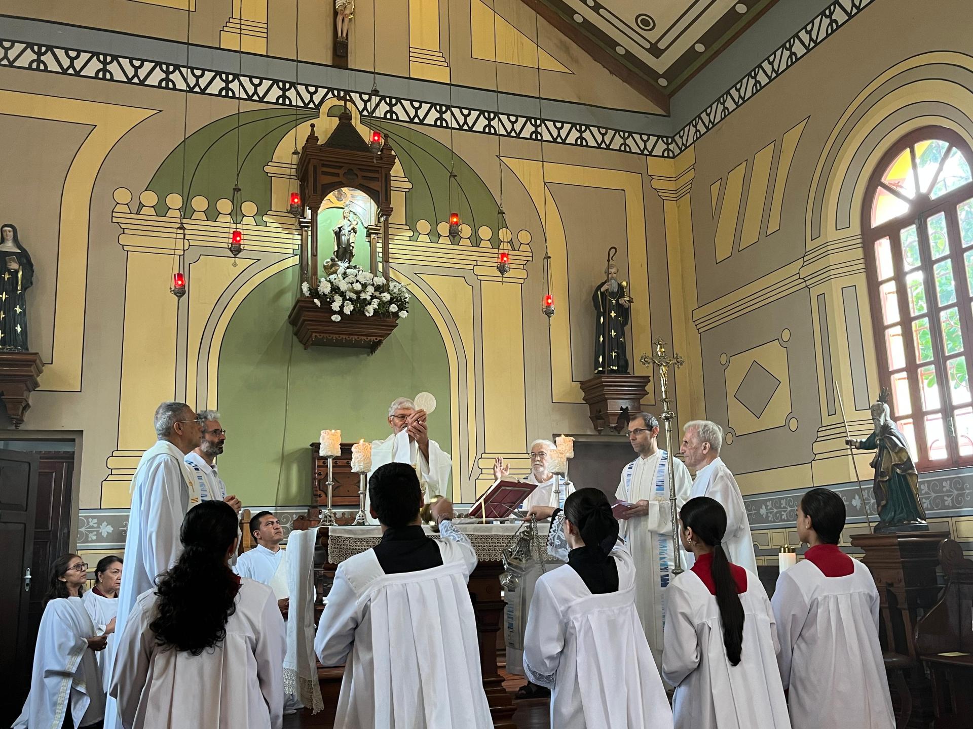 Fé e Devoção Marcam Missa em Homenagem a Nossa Senhora do Carmo