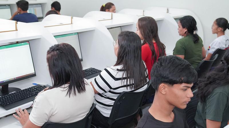 Escolegis abre inscrições para cursos gratuitos de informática