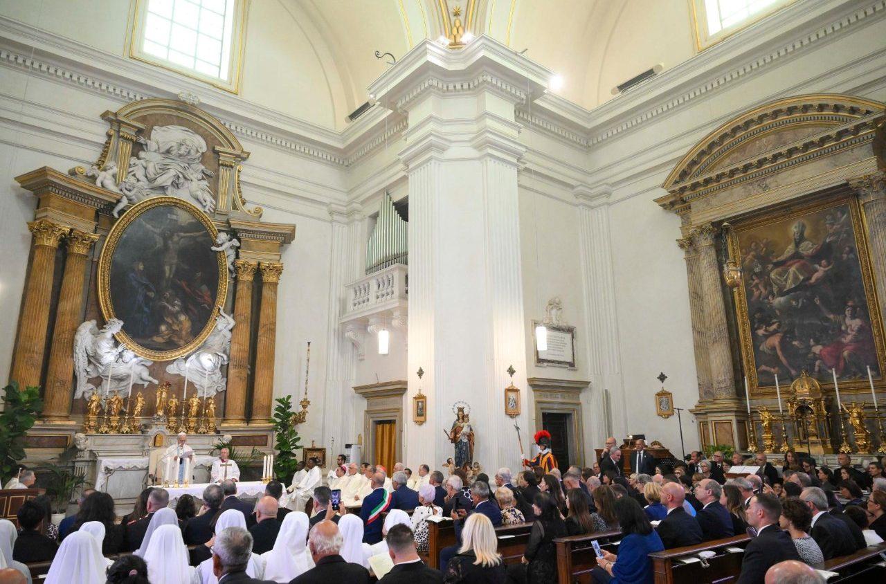 Na Assunção de Maria, Papa pede coragem para escolher a vida