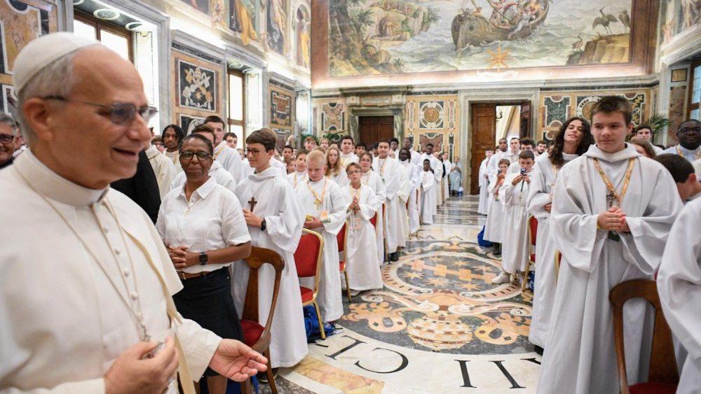 Papa destaca importância da missa e alerta sobre falta de vocações