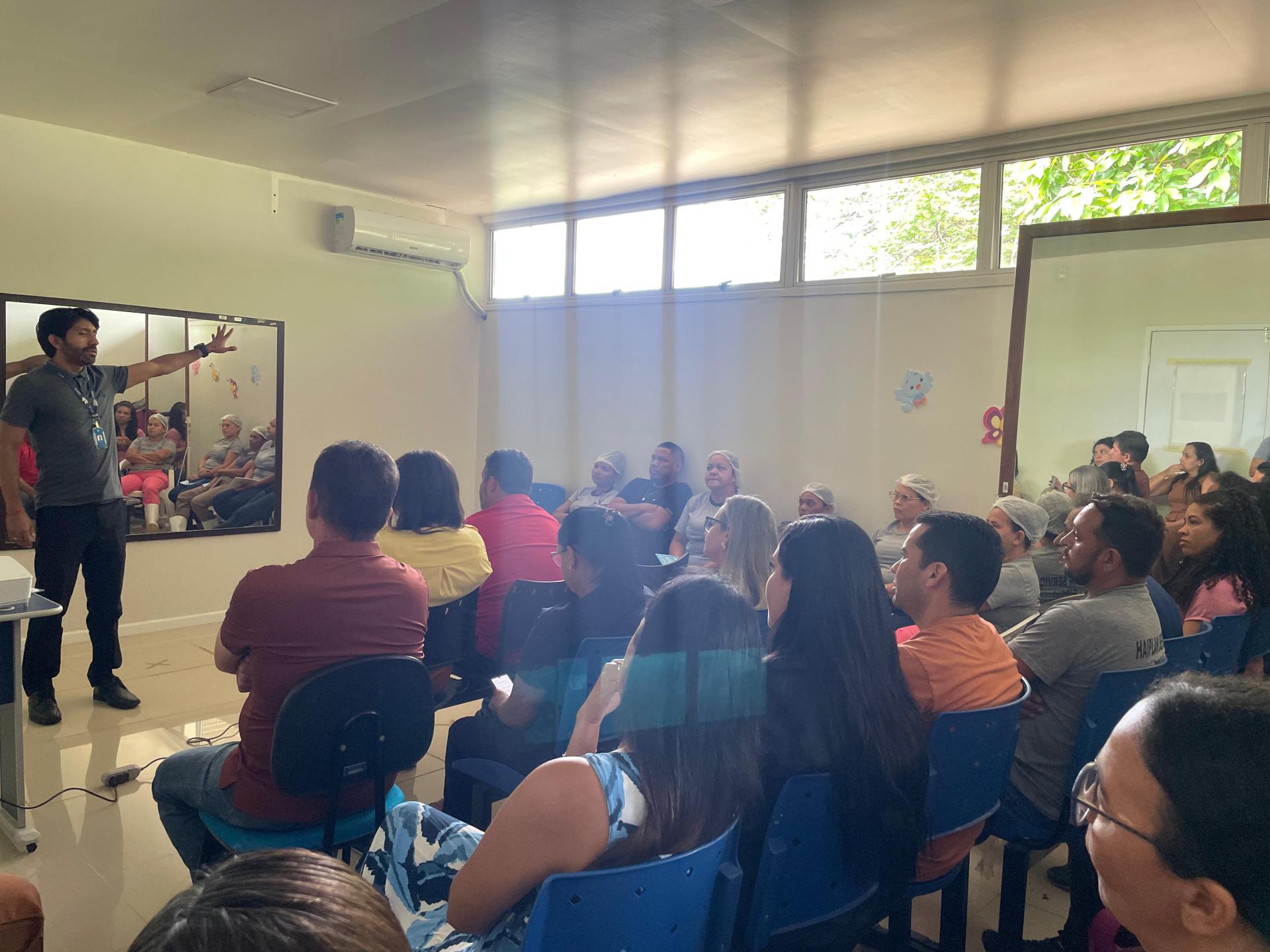 Sesau promove palestras sobre assédio e discriminação