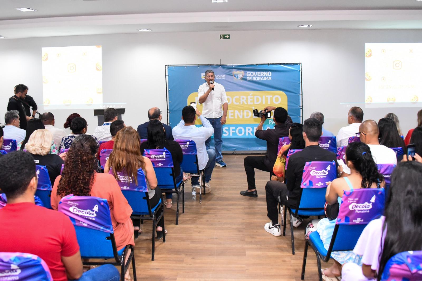 70 empreendedores recebem R$ 600 mil em crédito facilitado do Governo de Roraima