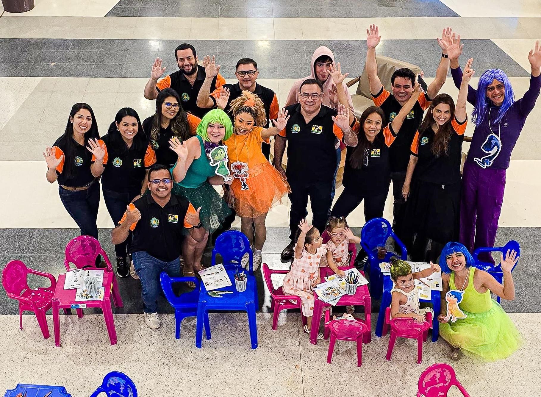 Campanha encanta crianças e famílias com teatro, personagens e atividades educativas