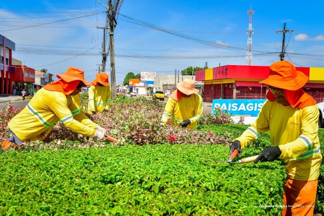 Com trabalho diário, agentes de limpeza mantêm Boa Vista bem cuidada e organizada