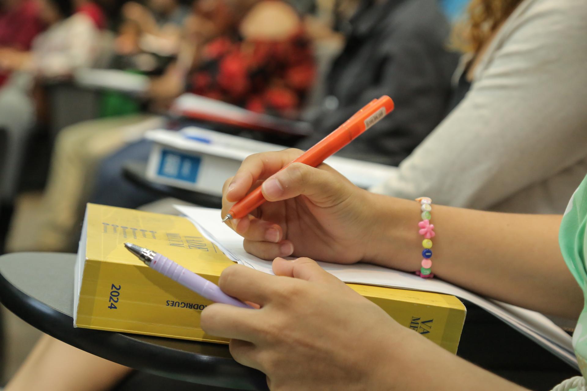 Escolegis promove aulão gratuito para concurso público da saúde de Boa Vista