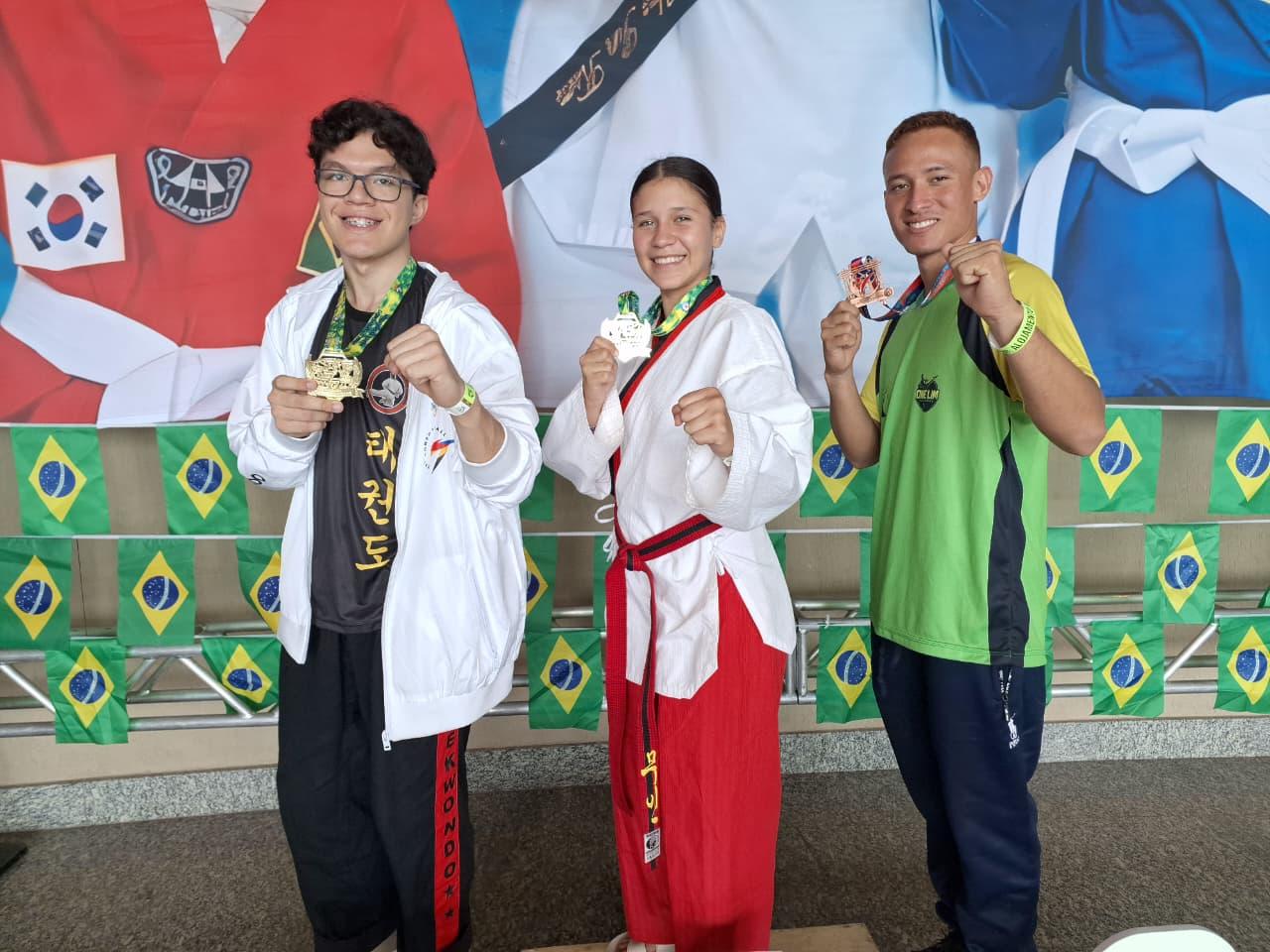 Roraimenses conquistam prata e bronze em competições de taekwondo