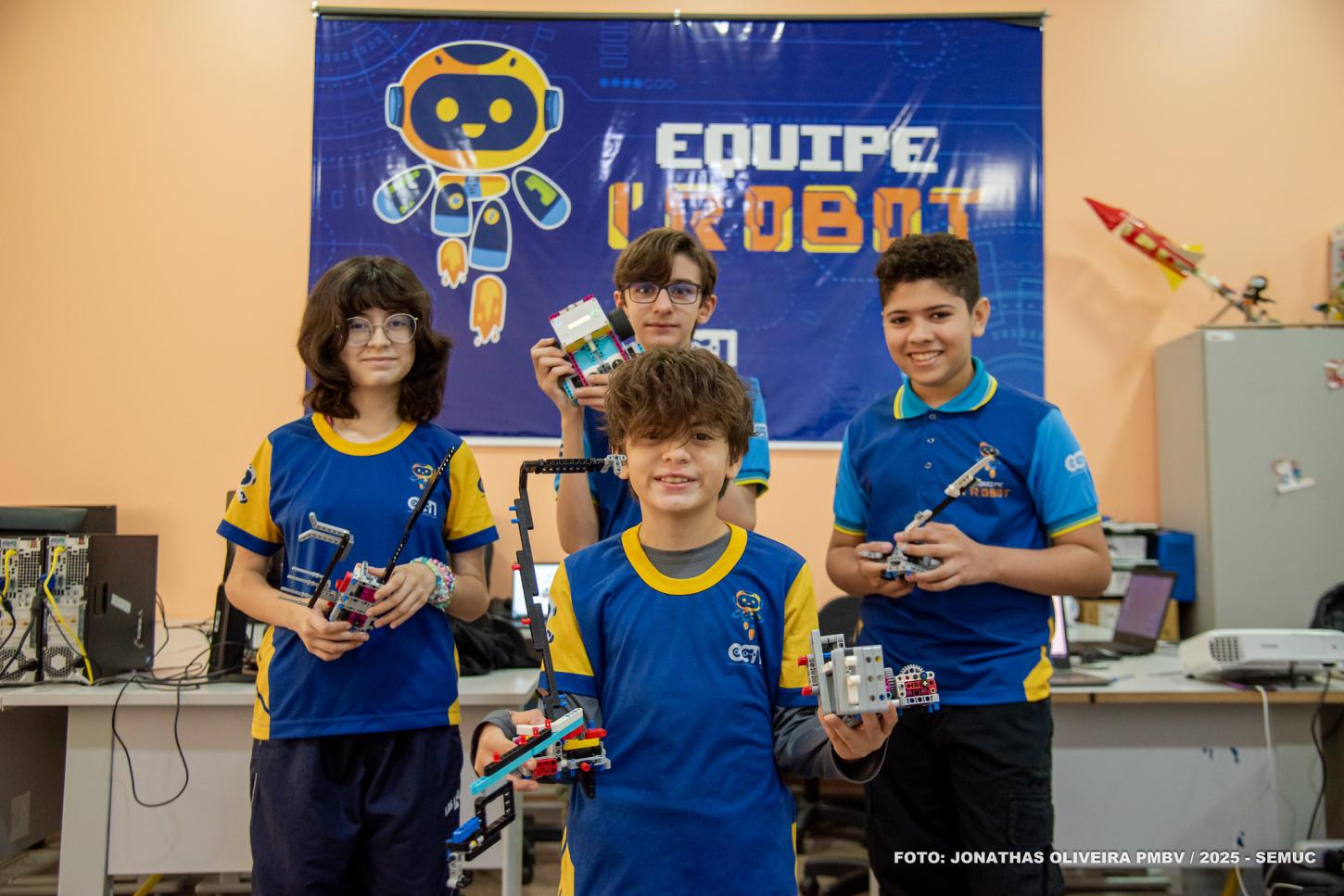 Alunos de Boa Vista intensificam treinos para torneio internacional de robótica
